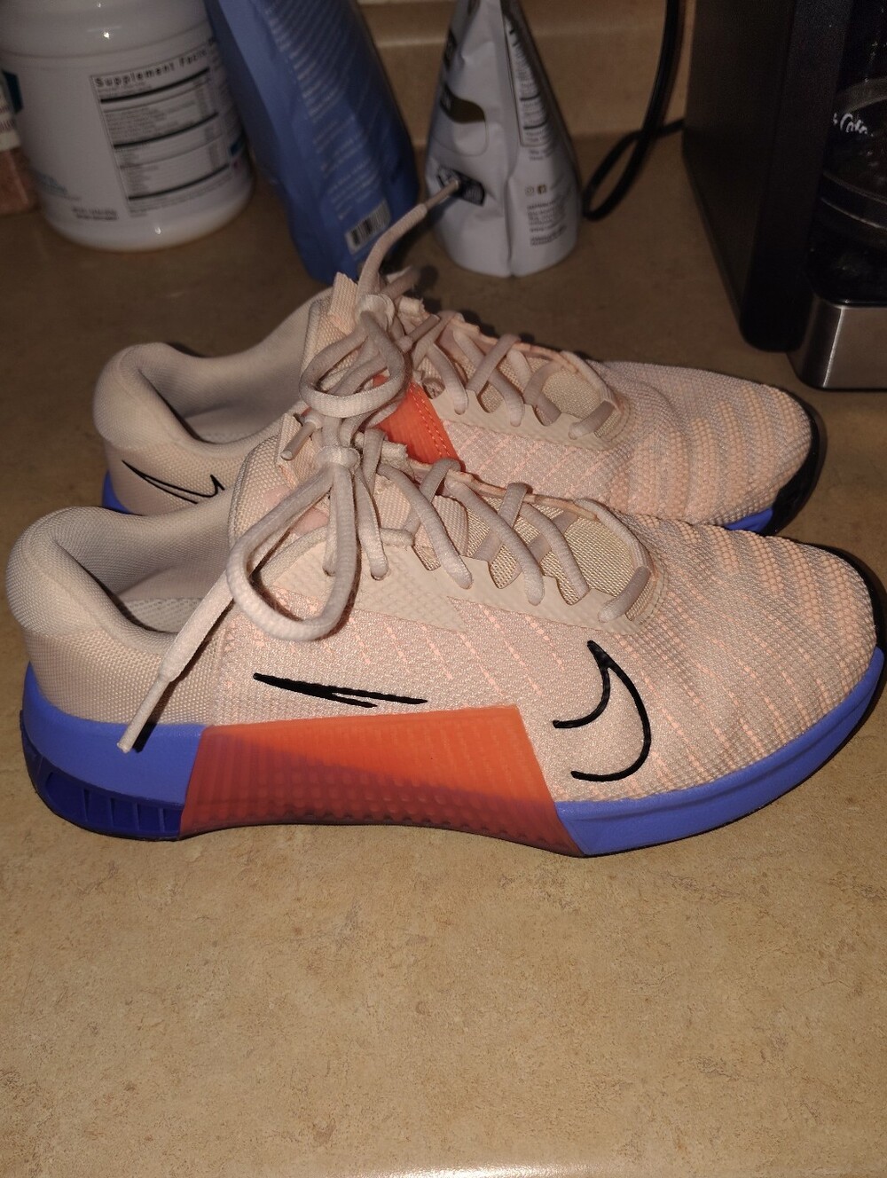 Nike Metcon Women's s Sneakers in Peach, Orange & Blue Size 8